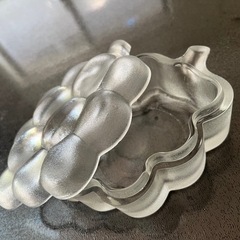 ぶどう　ガラスの小物入れ　の画像