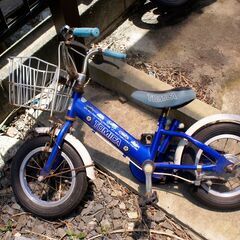 自転車・アルミ製の車のボンネットやバンパー・鉄クズや木クズなどの画像