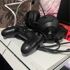 PS4ホワイト500GBヘッドセット付き初期化済の画像
