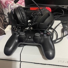 PS4ホワイト500GBヘッドセット付き初期化済の画像