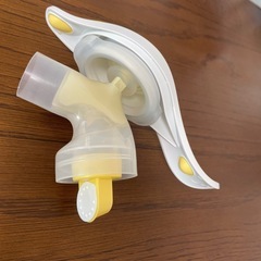Medela 手動搾乳機　ハーモニーの画像