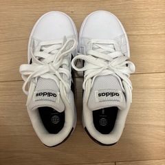 adidas  キッズスニーカー　17.5センチの画像