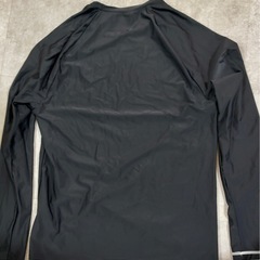 新品未使用品　ラッシュガードの画像