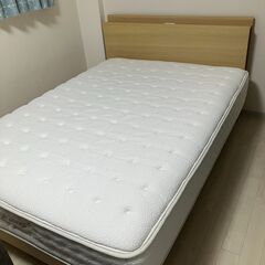  24723  コンセント付きダブルベッドフレーム、マットレス付き   D ◆大阪市内・東大阪市他 6,000円以上ご購入で無料配達いたします！◆ ※高槻・枚方方面◆西宮・尼崎方面◆生駒方面　それぞれ条件付き無料配送あり！            の画像