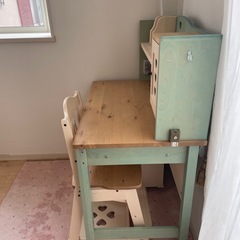学習机、椅子の画像