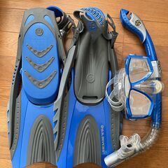 シュノーケルセット4個(4人家族分　フィン,水中メガネ,マスク)＋おまけ品の画像