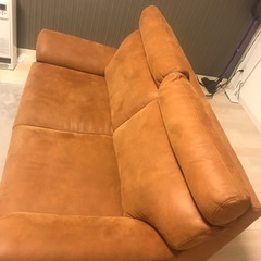 3人掛けソファ　関家具　ブランド　スエードの画像