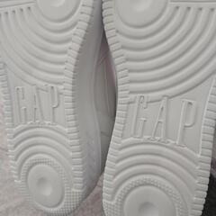 GAP　新品スニーカー　の画像
