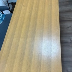 ダイニングテーブルの画像