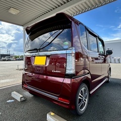 Bluetooth対応SDナビ付き☆ 25年式！月々1.2万円〜分割払い可❗️ 車検付き！【名義変更代込み】大人気☆ホンダ N-BOXカスタム☆ステアリングスイッチ付き☆Bluetooth対応ナビ付き☆走行中DVD見れます☆ETC付き☆便利なバックカメラ付き☆電動スライドドア♪しかも両側☆ドラレコ付き☆スマートキー☆フルオートエアコン☆そのまま乗って帰れます❗️の画像