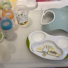 【取引内定】ピジョン 育児グッズ一式 哺乳瓶、搾乳器など 無印のケース付きの画像