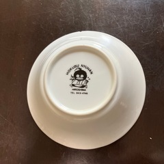 少し深めの白い皿 の画像