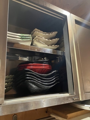 ■破格値！居酒屋業務用厨房機器、什器・備品一括譲渡