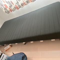 マットレス付きシングルベッドの画像