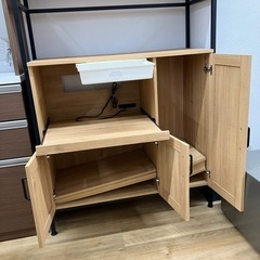【軽トラ90分貸し出しサービス】キッチンボード　3枚扉　の画像