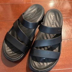 クロックス　サンダル　23-23.5㎝くらいの画像