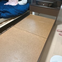 シングルベッド マットレス無しの画像