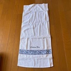 Christian Diorフェイス
タオル2枚の画像