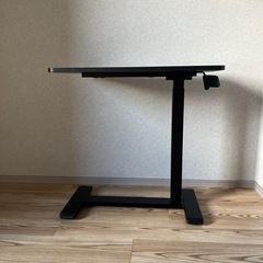 キャスター付きコンパクト昇降式テーブル(IKEA)の画像