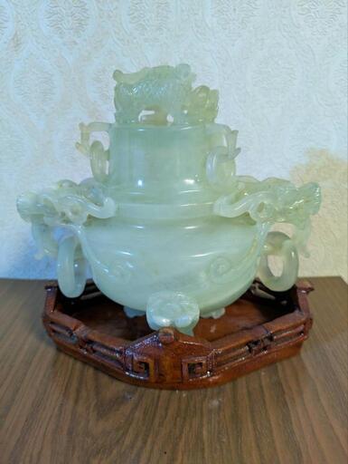 美品 香炉 翡翠 中国美術品 龍 緑石 軟玉 置物 木製舟形台座付 古道具