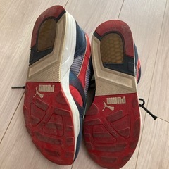 プーマスニーカーの画像