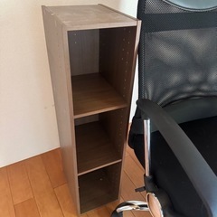 オフィスチェア・棚の画像