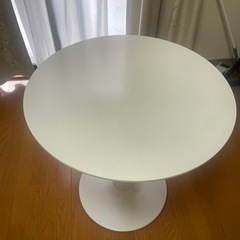 引き渡し8/20〜23　カフェテーブルの画像