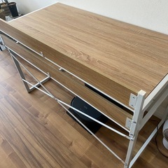 作業用デスクの画像