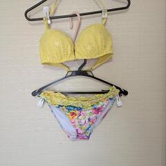 【美品】ビキニ水着4点セットの画像