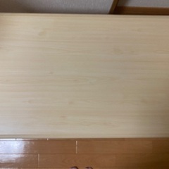 引き出し付き机の画像