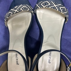 お譲り先決まりました　menue サンダル ネイビー Sサイズの画像