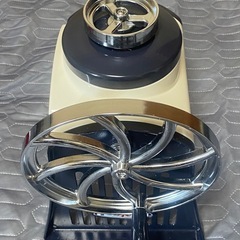 🉐レトロなデザインのかき氷機シロップ付き🤭の画像