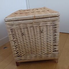 収納箱(籐製品)の画像