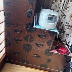 〔急〕　　収納箪笥？　早い者勝ちの画像