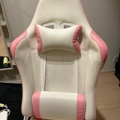 ゲーミングチェアの画像