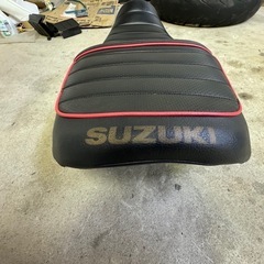 インパルス400 純正シートの画像
