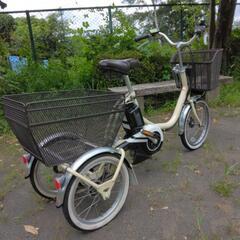 　　　ヤマハ三輪電動アシスト自転車の画像