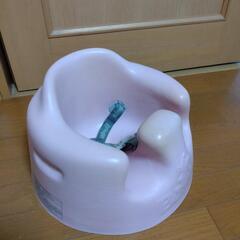 バンボ　Bumbo　ベビーチェア　ピンク　ベルト付きの画像