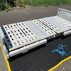 パラマウントベッド　電動介護ベッドの画像