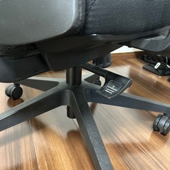  【お譲り先決まりました】Umi 人間工学オフィスチェア の画像