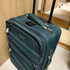 1週間程度の出張用トラベルバッグ（コロ付き）の画像