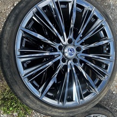 Rays ベルサス VOUGE・PCD114.3/5H・P245/35ZR20の画像