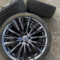 Rays ベルサス VOUGE・PCD114.3/5H・P245/35ZR20の画像