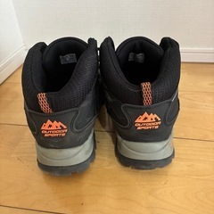 トレッキングシューズの画像