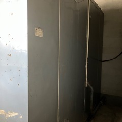 無料。業務用冷凍庫ジャンクです。現在交渉中の画像