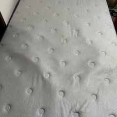 クイーンサイズ マットレスの画像