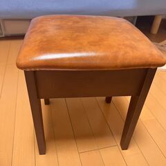 ドレッサー（スツール付き）の画像