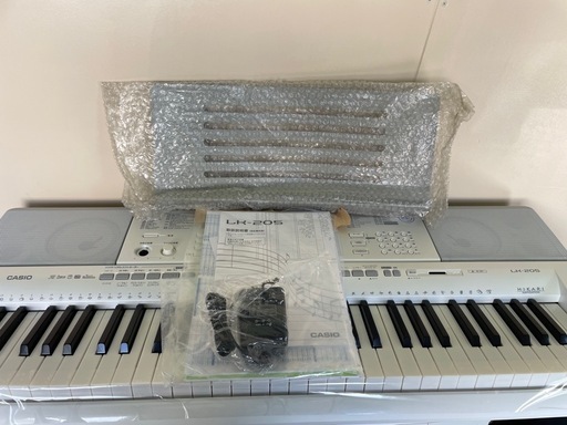 CASIO LK-205 電子キーボード 61鍵盤 Amazon.co.jp: CASIO 光ナビゲーションキーボード(61鍵盤) LK