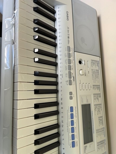CASIO LK-205カシオ 光ナビゲーション 電子キーボード 61鍵盤