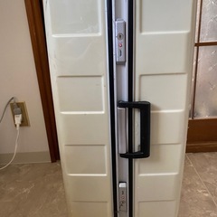 キャリーケース　タイヤ難ありの画像